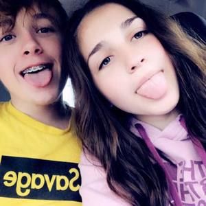 Meet your Posher, Dakota